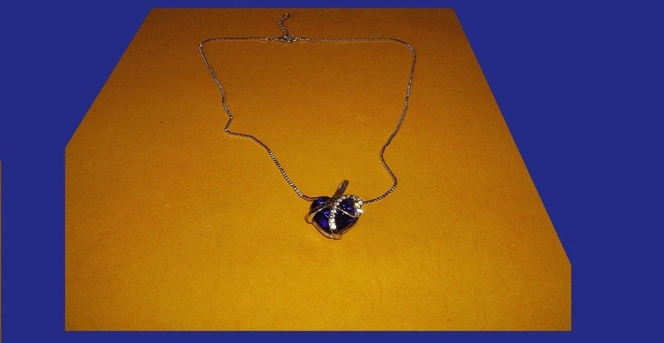 Collana donna con cuore, in bigiotteria luccicante strass, e pietra blu  monilli - Immagine 2 di 2