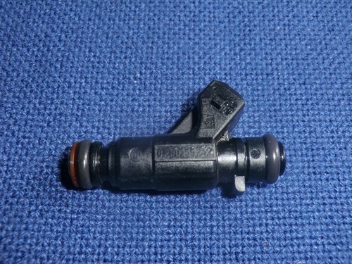 Mercedes-Benz W463 W210 W163 R129 W202 W208 Einspritzdüse A1120780049