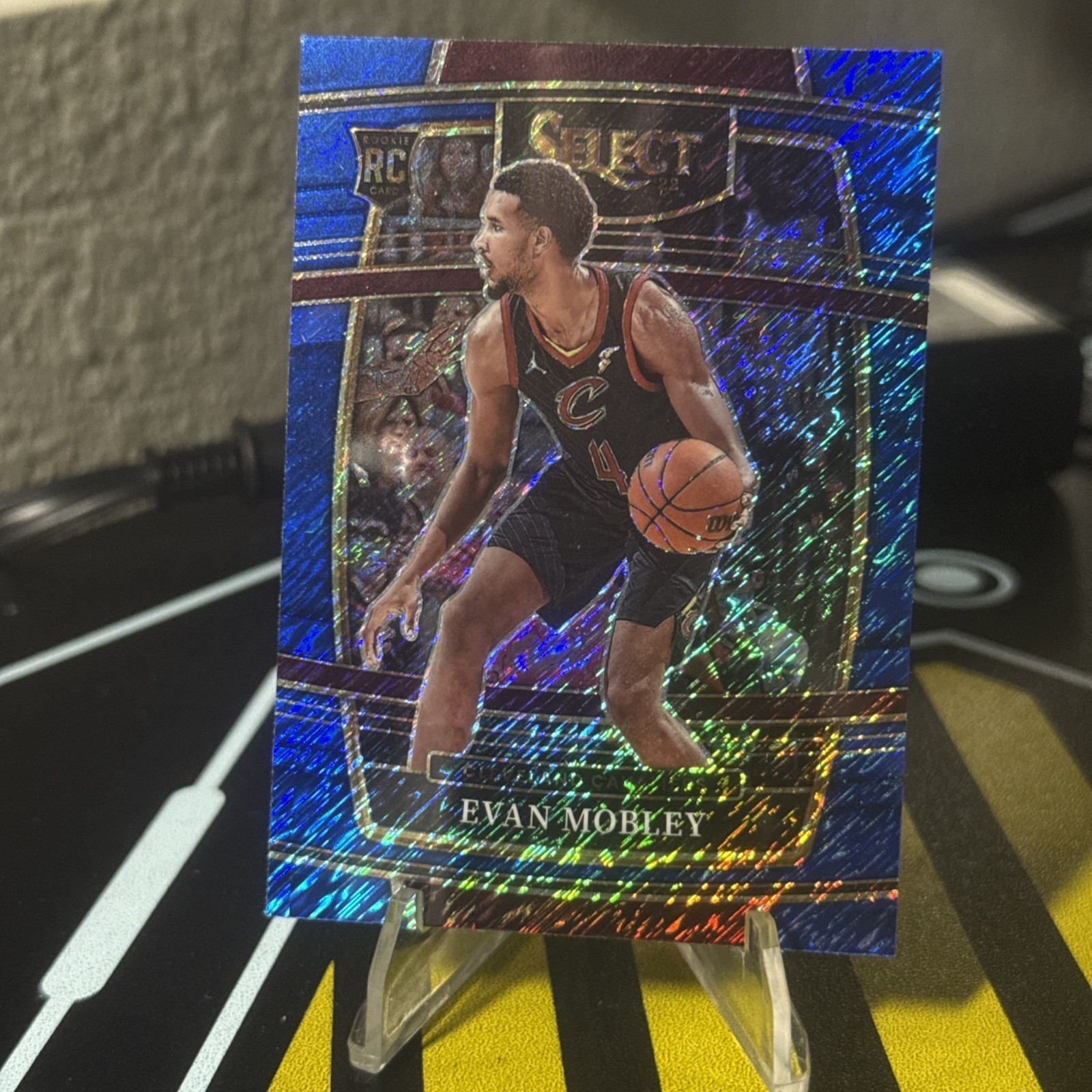 2021-22 Panini Select - Concourse Evan Mobley #5 Blue Shimmer Prizm (RC)