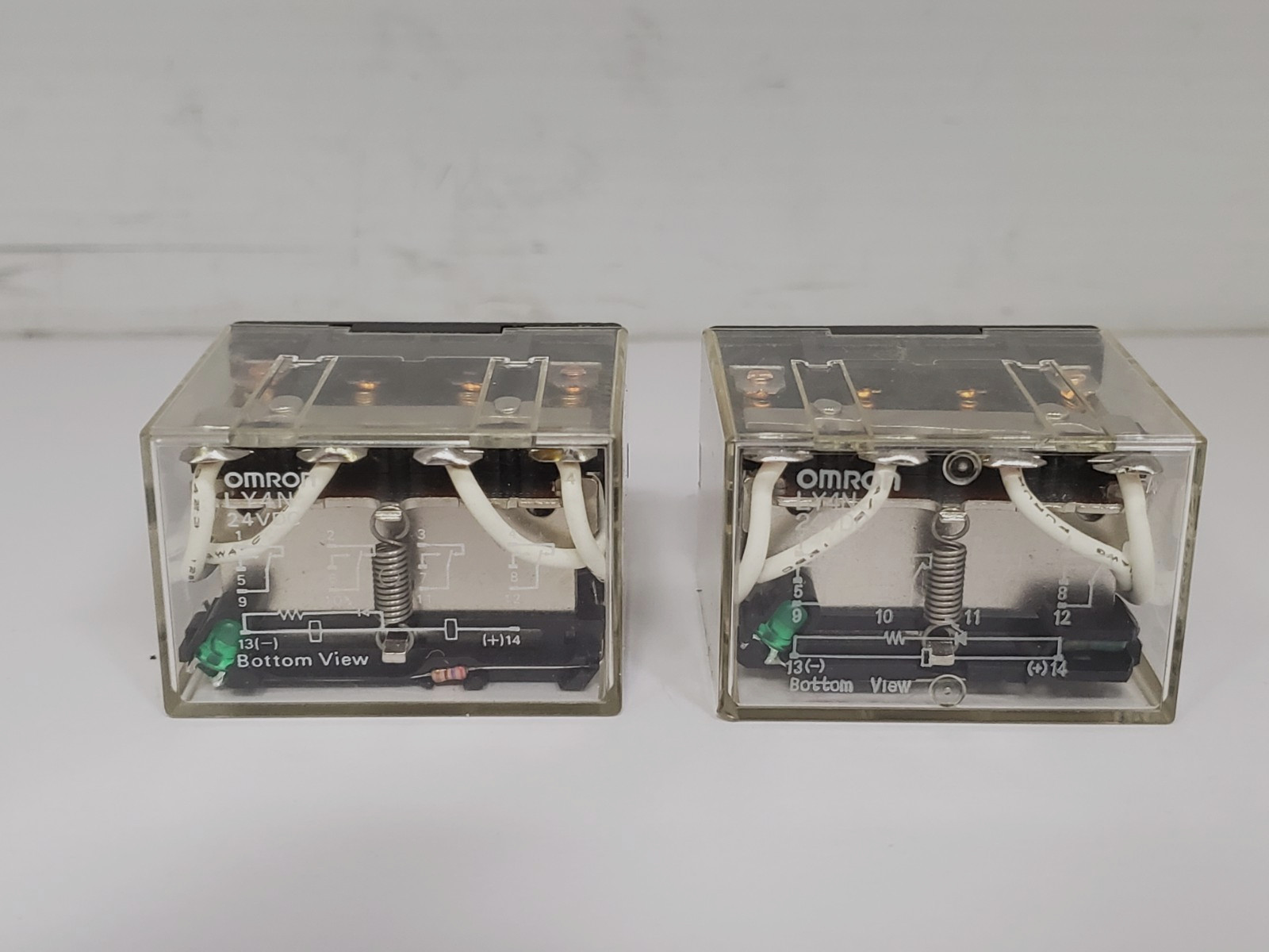 OMRON LY4N-24VAC RELAY PLUG IN 10A 110VAC 24VDC 14 BLADE 4PDT LED NNB