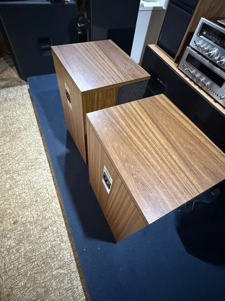 Bose 501 Series IV Speakers - Good Condition!  Local pickup - Image 2 of 4