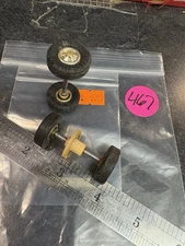 VINTAGE 1/32 Slot Car Parts: Rear Axle/Gear & Tires / PreOwned