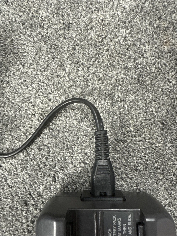 Sharp AC Adapter/Battery Charger, N16388 With Power Supply - Image 3 of 4