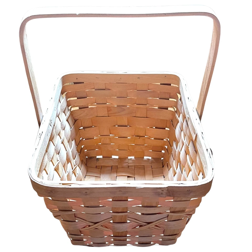 NATURAL STRAW COLORED RETRO STYLE PICNIC BASKET-GREAT FOR EASTER! - Image 2 of 3