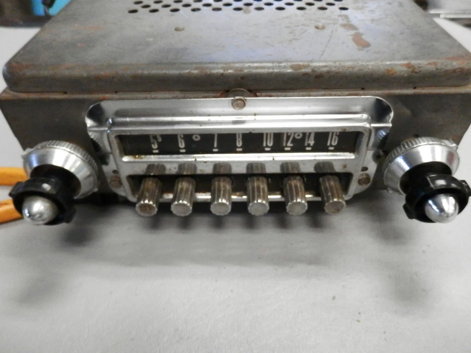 1955 FORD THUNDERBIRD ORIGINAL RADIO OEM - Image 2 of 4