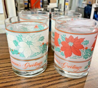 Set of 4 Vintage Houz Magic Color Changing Christmas Holiday Drinking Glasses