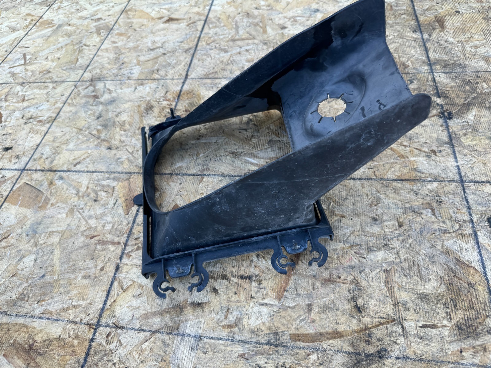 Bentley Flying Spur 2004-2010 Right Air duct P/N 3W0121468