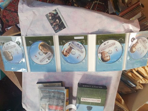 SIX FEET UNDER - The Complete Second Season 5 discs 13 episodes- DVD - Picture 2 of 3