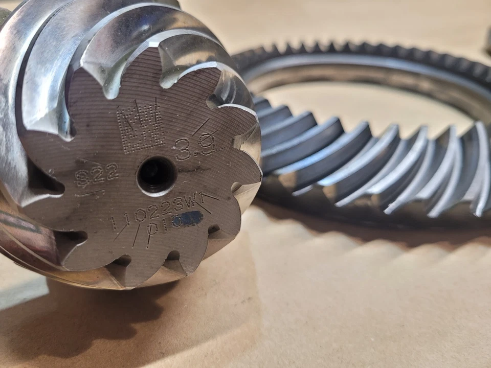 丰田陆地巡洋舰 200 2007 - 2015 前环和小齿轮 3.9 | 41201 - 80481 | 二手  — 第 3/4 张图片