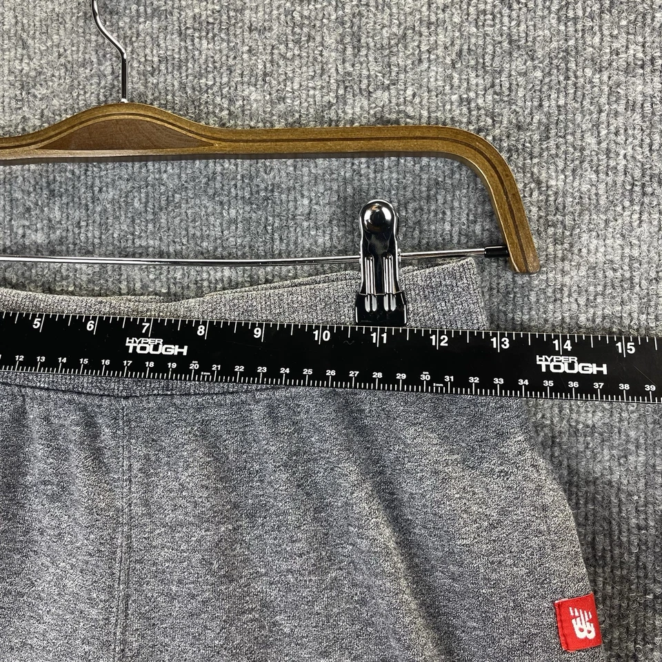 New Balance Shorts Boy's Size Youth 14-16 Gray Logo Sweat Shorts Running - Image 4 of 4