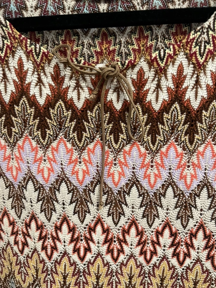 Camisa de malha manga curta vintage multicolorida pequena crochê retrô anos 70 boho - Imagem 3 de 4