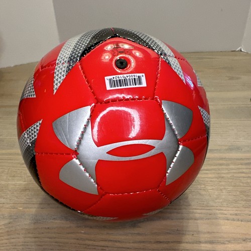 Mini balón de fútbol pequeño Under Armour UA Desafio rojo negro plateado - Imagen 6 de 12