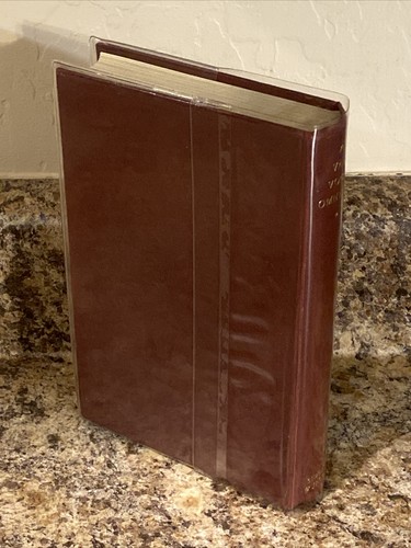 A van Vogt Omnibus By A.E. von Vogt - Very Good + Hardcover - Picture 4 of 11