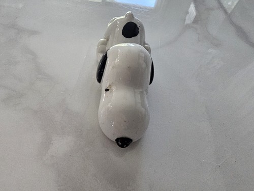 Vtg Snoopy Sleeping Ceramic Schulz Copyright 1958-66 Syndicate Figure Paperweigh - Picture 4 of 6
