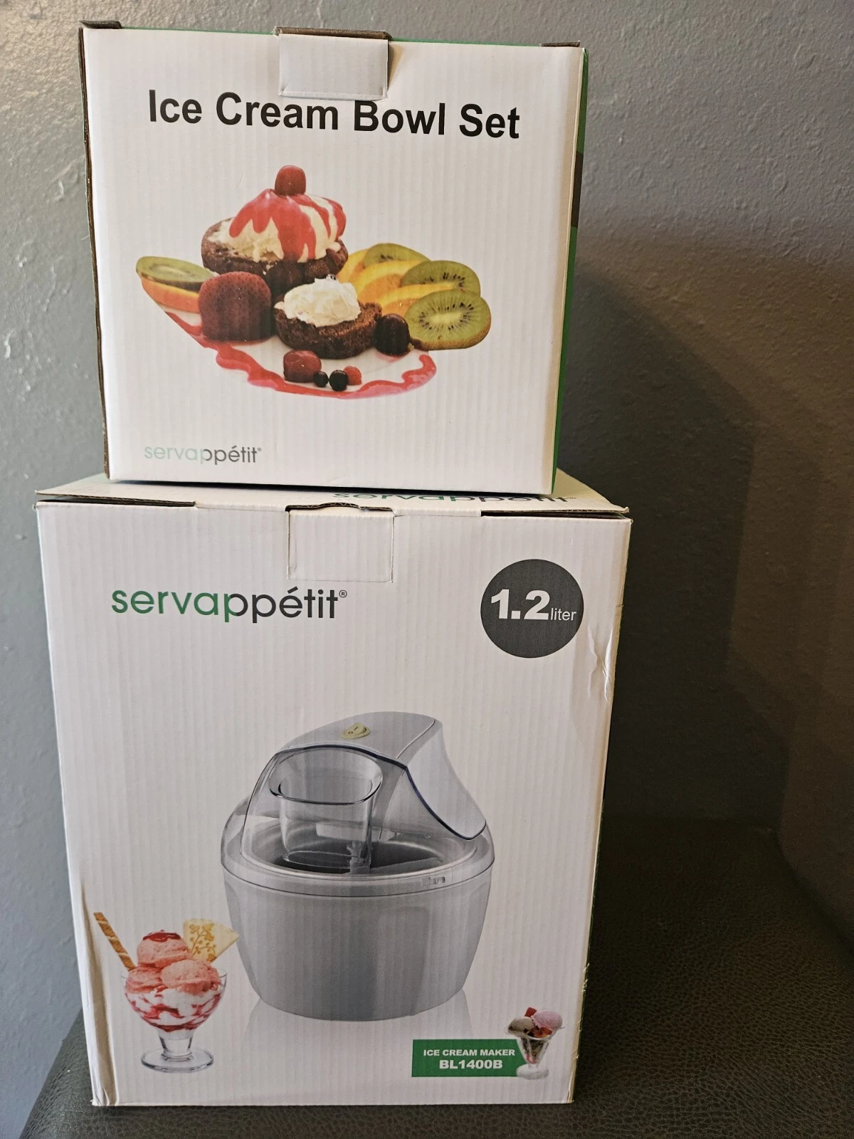 NIB Ice Cream Maker 1.2 Liter With 4 Bowls (5.5"×2.5") And 4 Spoons
Opens in a new window or tab