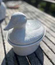 VTG California Pottery White Duck Stoneware Lidded Casserole Farmhouse Cottage