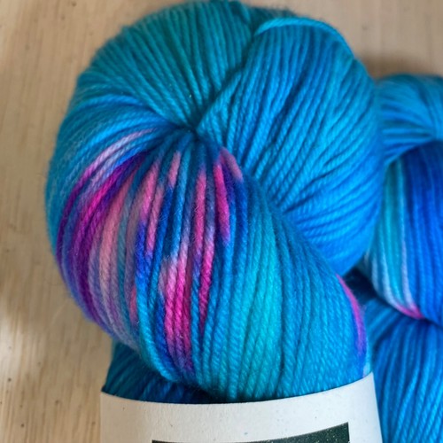¡NUEVO! Hilo de calcetín Elevate Fibers Deluxe • Azul • Mezcla de nailon merino • 4 capas • 800 años - Imagen 8 de 10