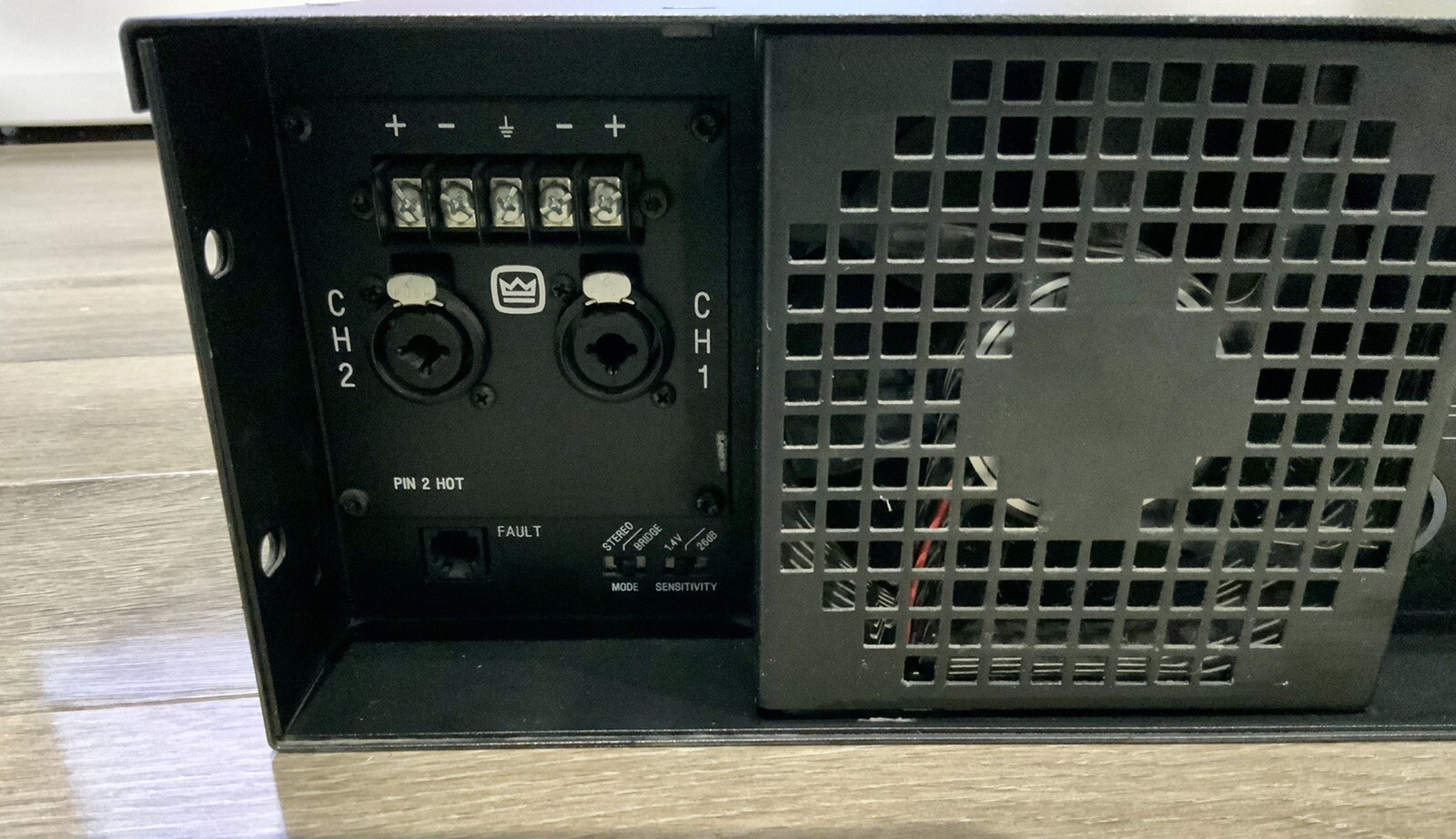 Crown CE2000 2Channel Professional Power Amplifier Audio Stereo Rack