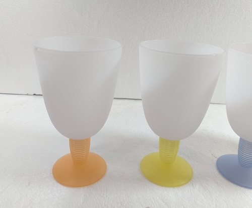 4 Tupperware Parfait Dessert Cups 4124 Frosted Top, Pastel Bottoms Impressions - Picture 2 of 13