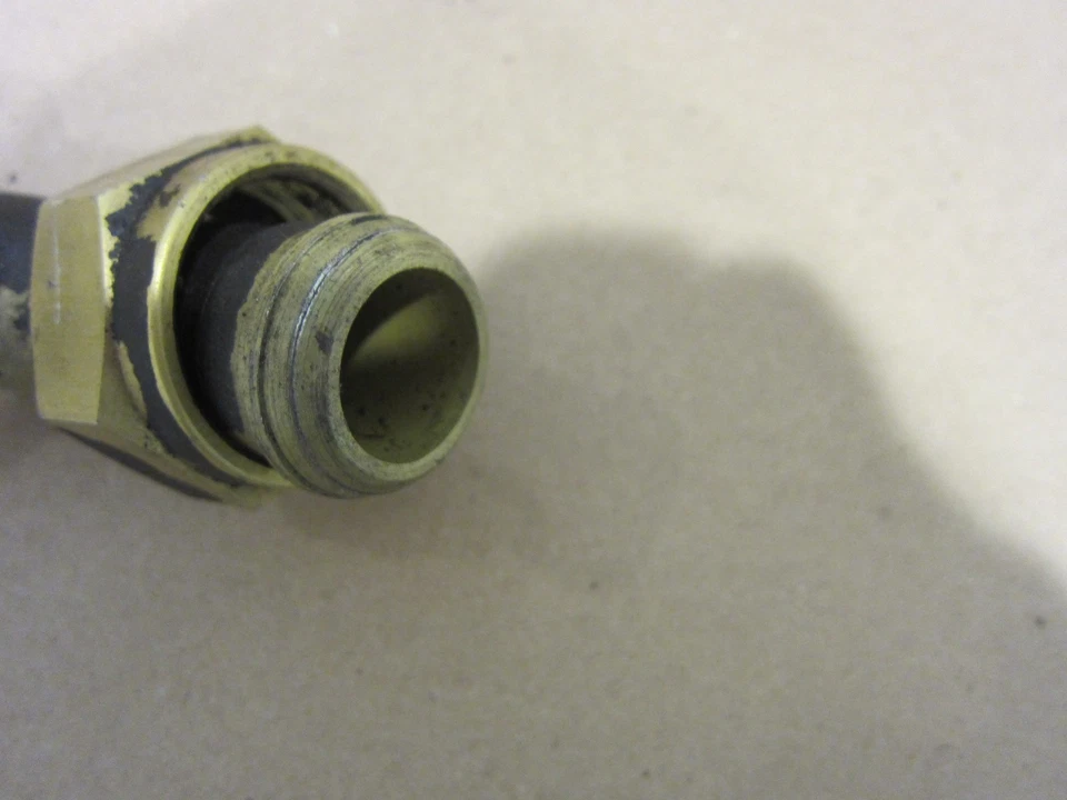 Ferrari 456 GTA-M GTA.Manguera de aceite desde el motor hasta el depósito. Parte # 155569 Foto 4 de 4