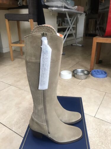 BNIB Fairfax & Favor Womens Heeled Regina Boots Taupe Suede Regular Uk 6.£415