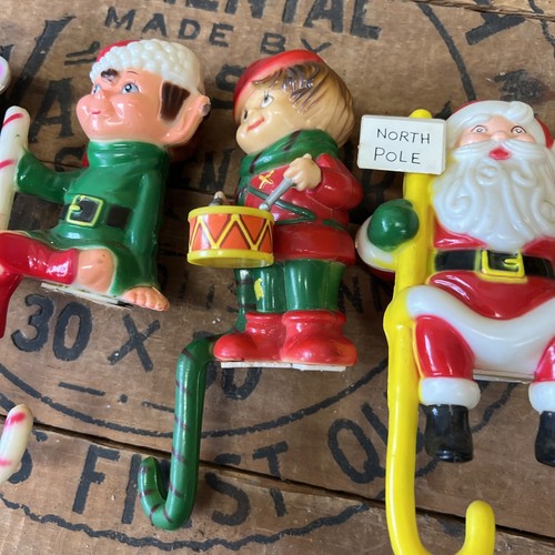 Vintage Christmas Decor Mantle Sticker Stocking Holder Set of 5 JSNY Sun Hill - Picture 3 of 9