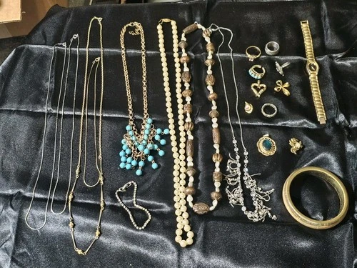 Vintage Costume Jewelry lot 1 Wearable