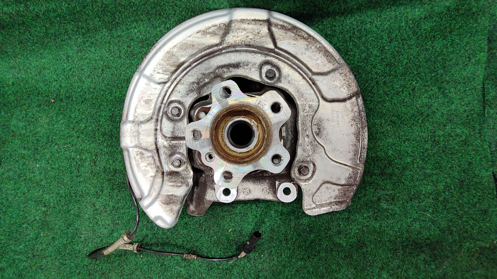 2017-2023 BMW 530i Rear Left Wheel carrier OEM 33306866335 33406899175