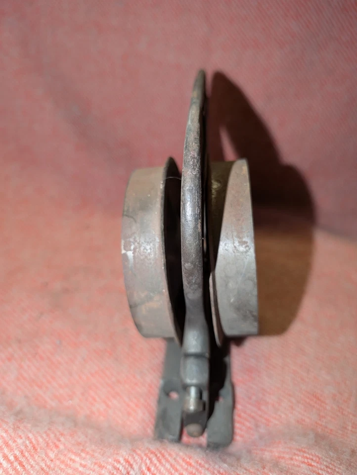 Muy Raro Antiguo 1886 IVES Puerta Corredera Bolsillo Colgador Rodillo Hierro Fundido Foto 3 de 3