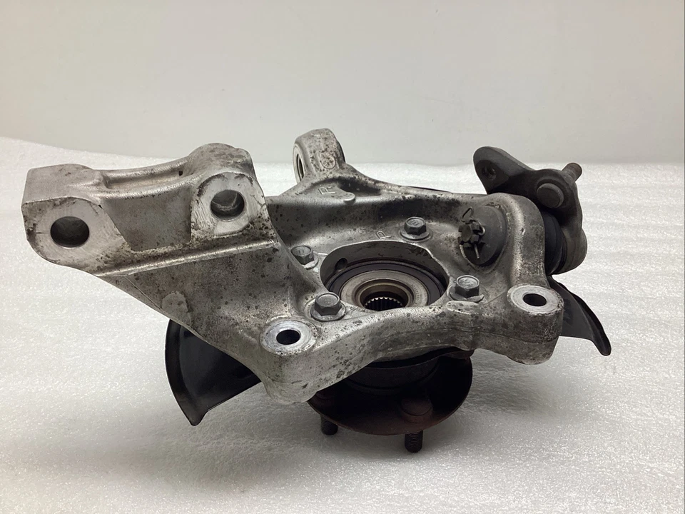 Toyota Prius 2010-2015 eje delantero derecho del lado del pasajero nudillo cubo de rueda OEM Foto 3 de 4