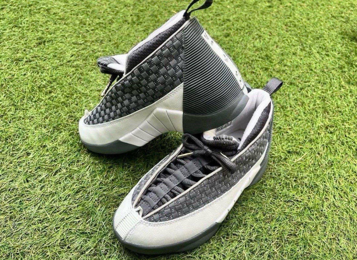 Size 4Y NIKE Jordan 15 1999 134090-011 NO BOX VNDS Size 4Y NIKE Jordan 15 1999 134090-011 NO BOX VNDS