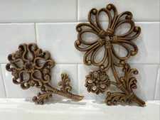 Vtg BOHO 1970s Flower Wall Decor Faux Wood Wicker Ratan Syroco Set Of 2 Used