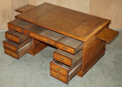 EXQUISITE VINTAGE BURR WALNUT BROWN LEATHER PARTNER DESK WITH SLIP SERVING TRAYS - Picture 18 of 24