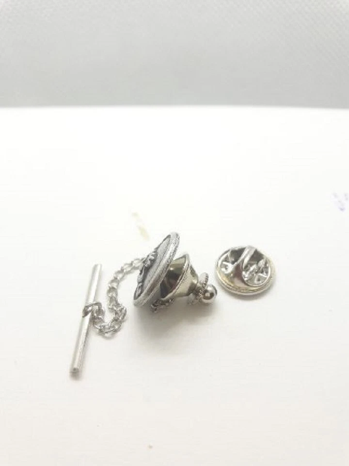 CLADDAUGH TIE TACK - Image 2 of 4