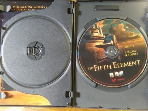 The Fifth Element, ultimate edition, widescreen, 2-disc, 1997 film (2005 DVD) - Picture 4 of 4