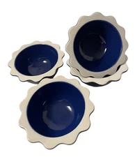Crate and Barrel  Cer Alfa Blue Ruffle Set of (4) salad or dessert bowls Italy