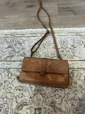 The Sak SEQUOIA Smartphone Zip Around Leather Tan Wristlet Wallet Crossbody 