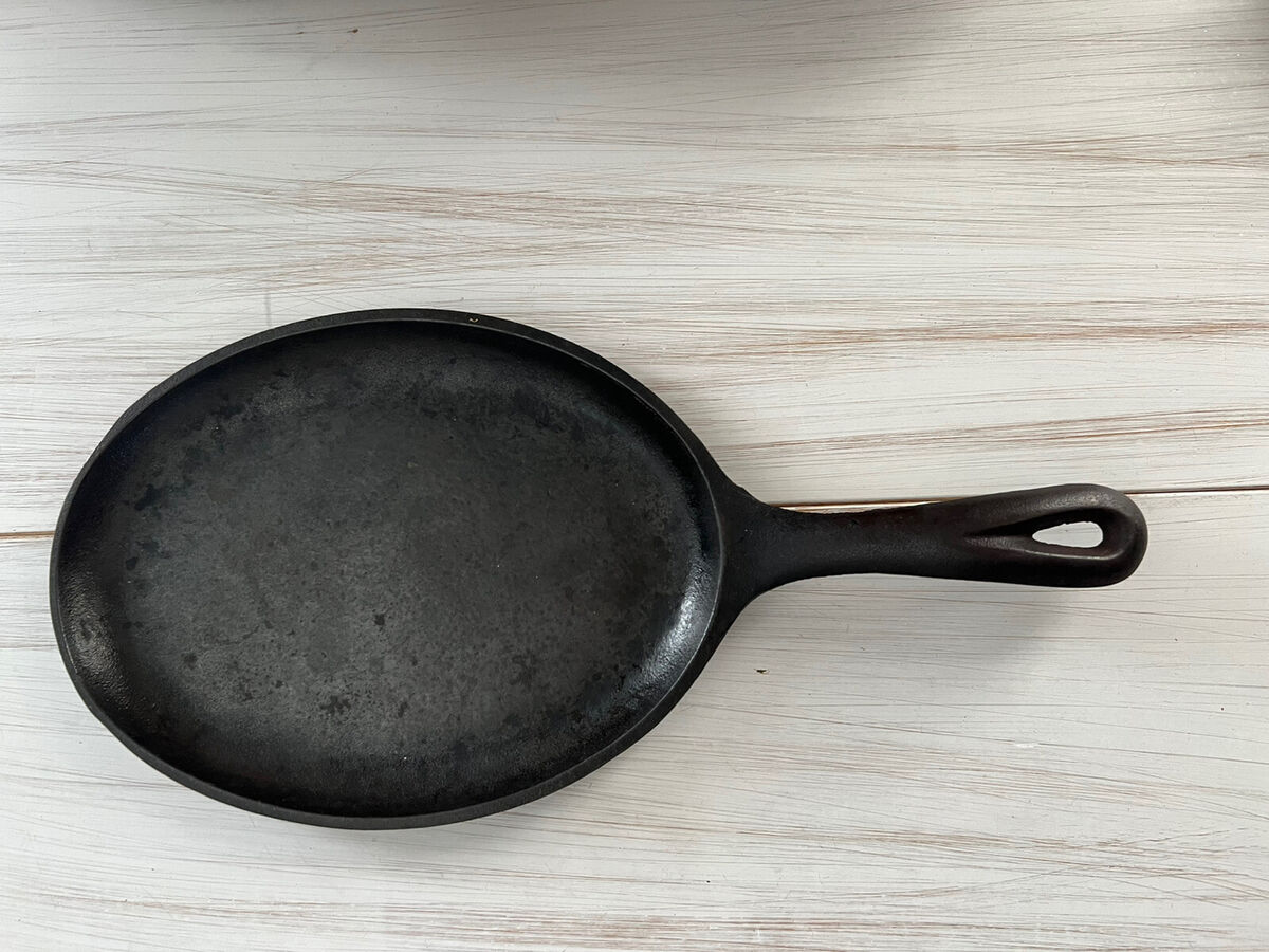 Lodge Cast Iron Oval Skillet Griddle Vintage 0S2-13x10 Lodge Cast Iron Oval Skillet Griddle Vintage 0S2-13x10