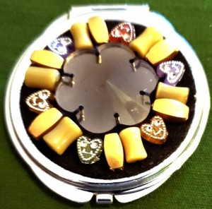 Unusual 2.5" Metal Dual Mirror Compact