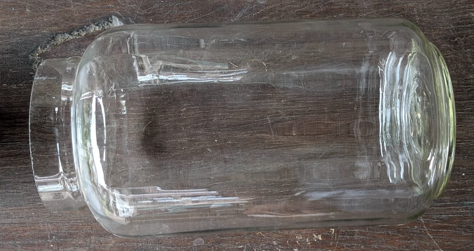 Antico Vaso in Vetro Soffiato Per Dolciumi o Caramelle con tappo in alluminio - Immagine 3 di 4