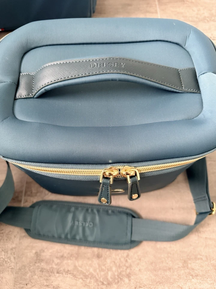 Bolso de mano Delsey Paris Montrouge y estuche de belleza Delsey Paris Montrouge Foto 4 de 4