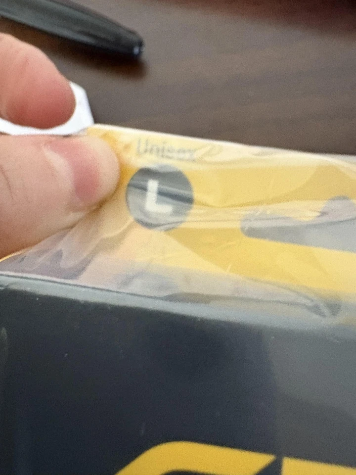 3M Futuro Compression Anti-Embolism Knee Stockings Large White 18 mmHg 1 Pair - Image 2 of 4