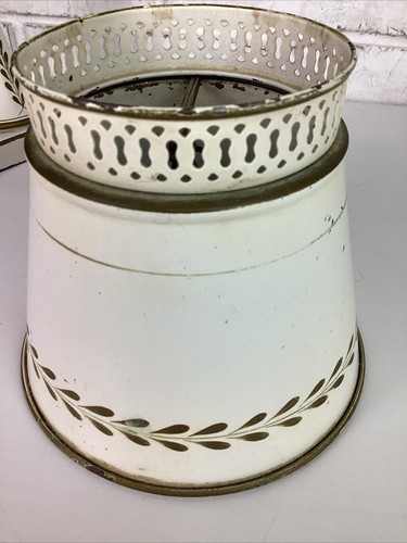 Vintage 1950s Tole Painted Gold on White Lamp - Picture 16 of 17