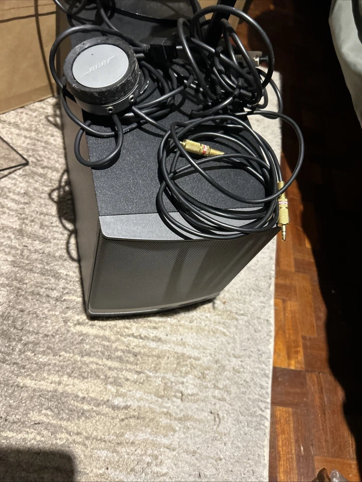 Bose Companion 5 Multimedia Speaker System in Graphine/Silver Color - Image 4 of 4