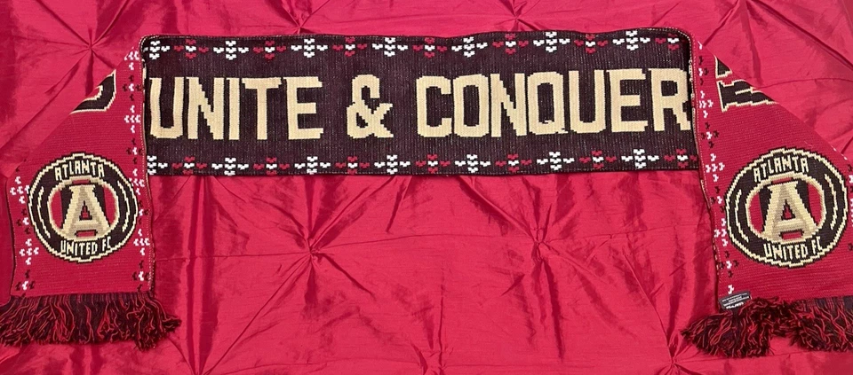 Atlanta United FC MLS Unite & Conquer Team Logo Colors Unisex Fringe Knit Scarf - Image 3 of 4