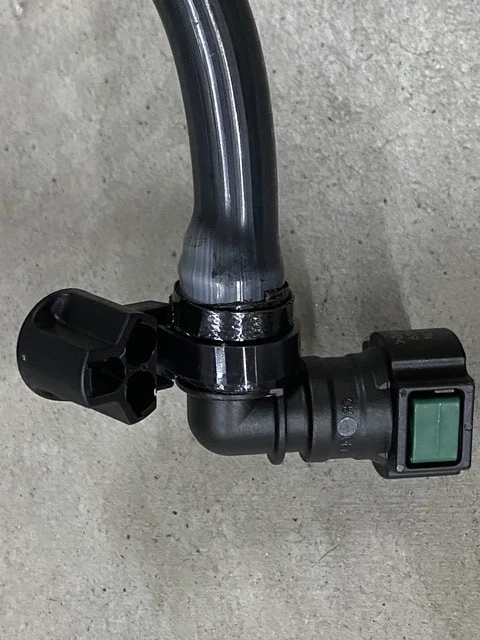 Jeep Grand Cherokee Durango 2016-20 manguera de purga 3,6 L OEM 68250915AD Foto 2 de 4