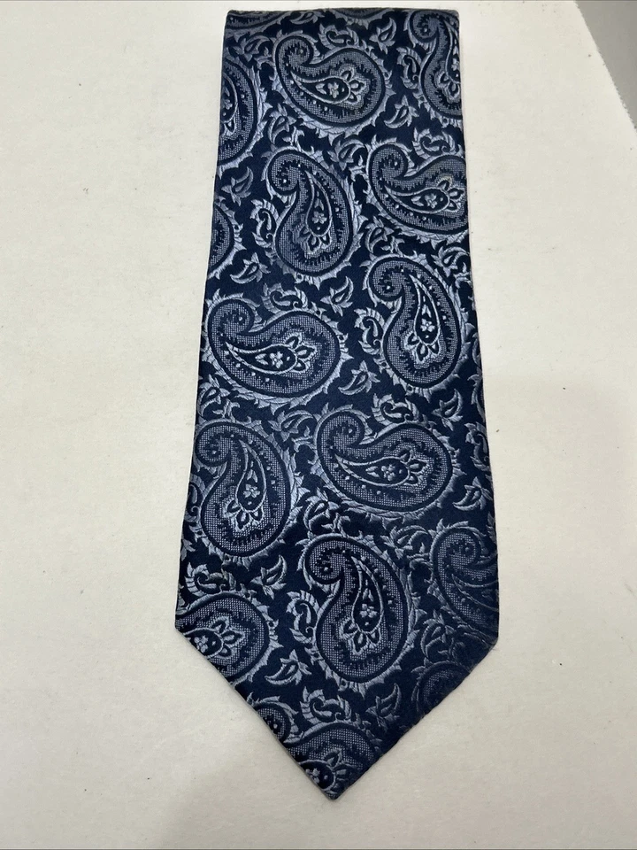 Gravata Izod gola de seda azul paisley 4” largura 57” comprimento - Imagem 4 de 4