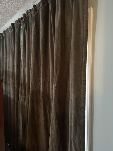 Curtain Panel. - Picture 3 of 3