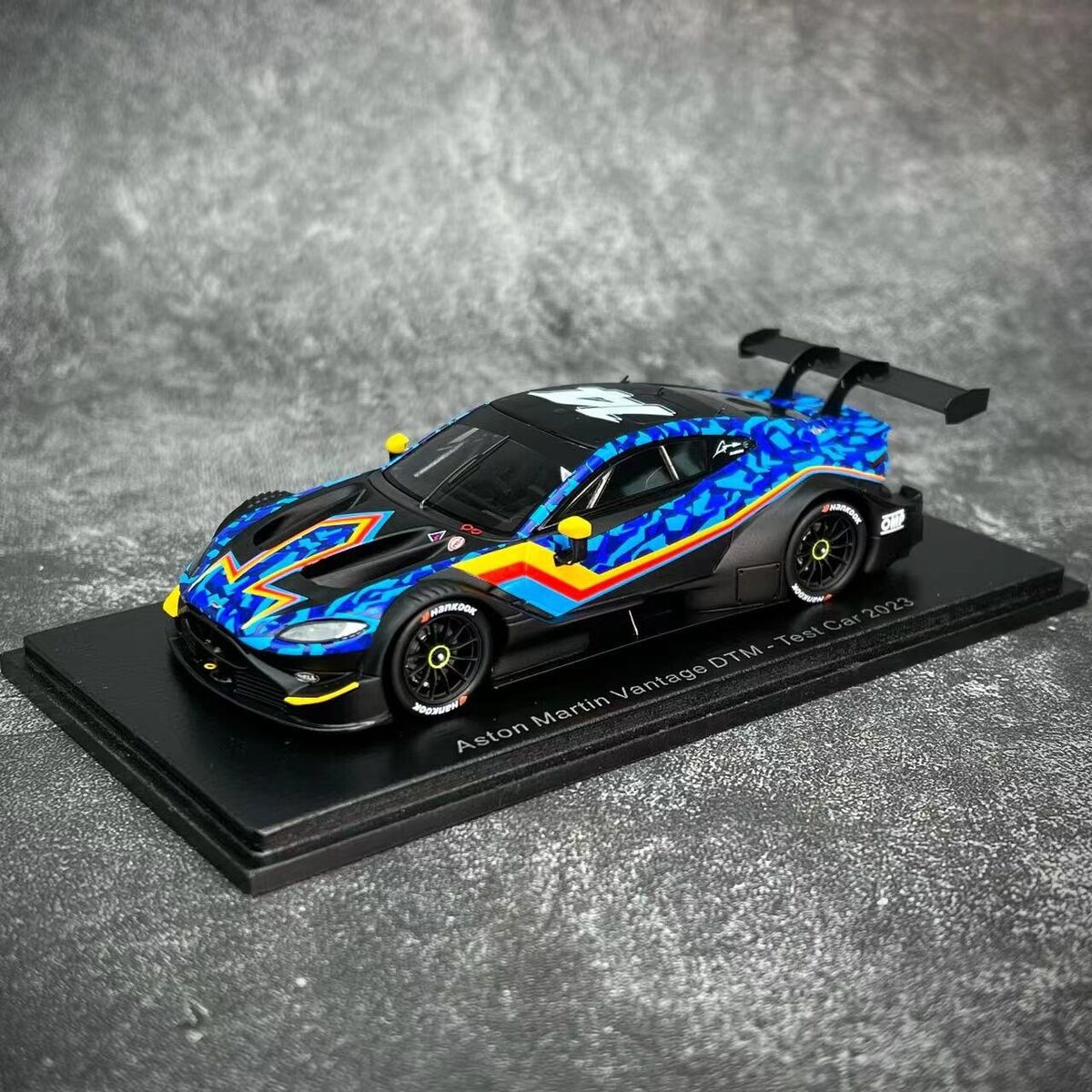 New Spark 1/43 Aston Martin Vantage DTM Test car 2023 #14 New Spark 1/43 Aston Martin Vantage DTM Test car 2023 #14