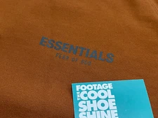 2022 FEAR OF GOD ESSENTIALS MR. PORTER EXCLUSIVE LOGO JERSEY SWEATSHIRT BROWN M